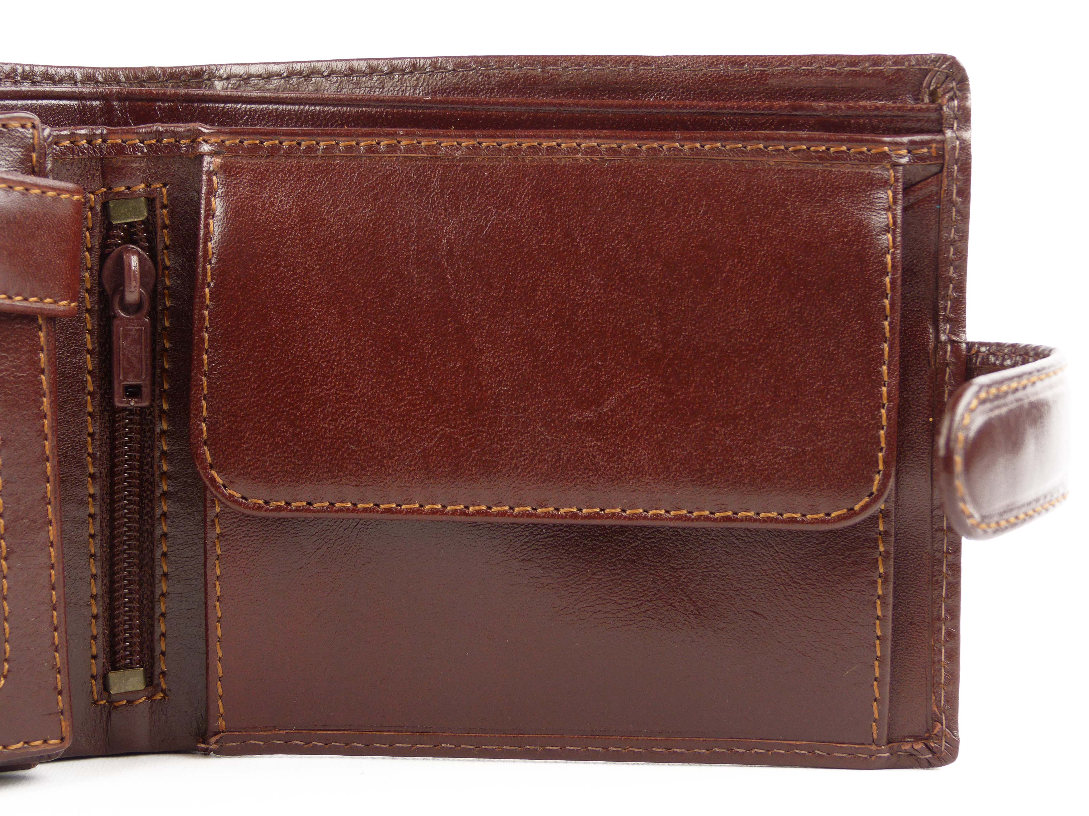 Cartera italiana de cuero con pestañas para hombre de Visconti; colección Monza regalo en caja - Imagen 15 de 15